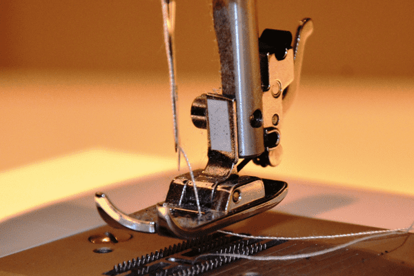 Sewing machine needle and thread guide-Free sewing needle size chart