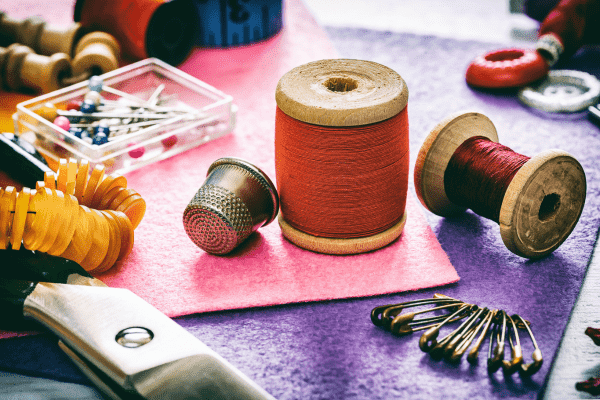 What Kind Of Thread Should I Use In My Sewing Machine? – Beginner Sewing  Projects