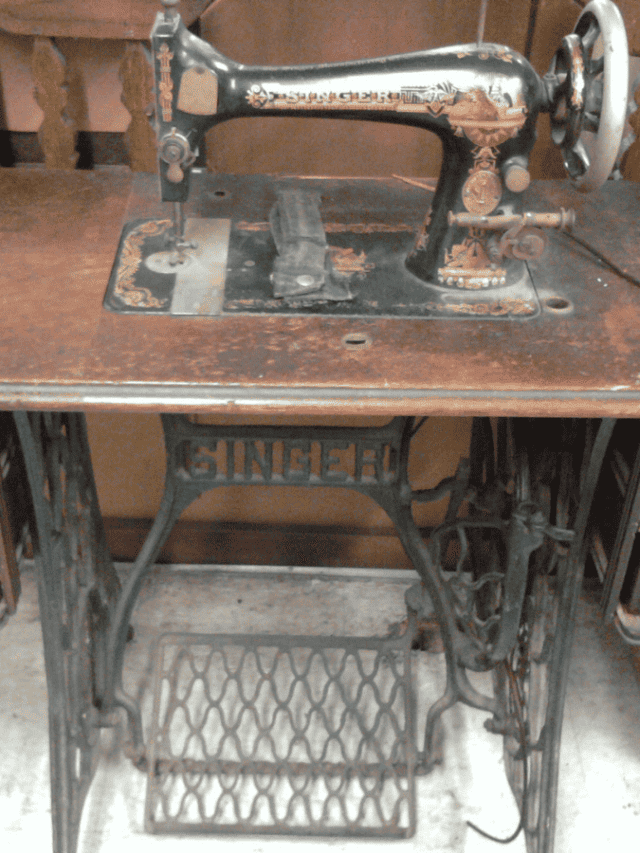 singer sewing machine models by year