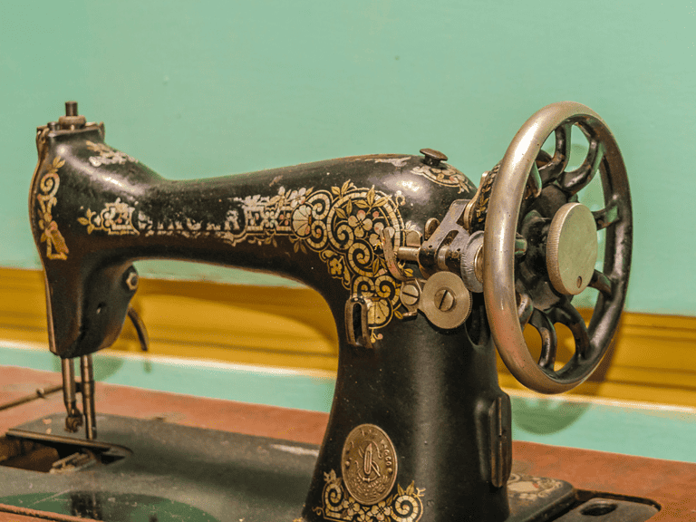 Singer Sewing Machine Models by Year from 1800-