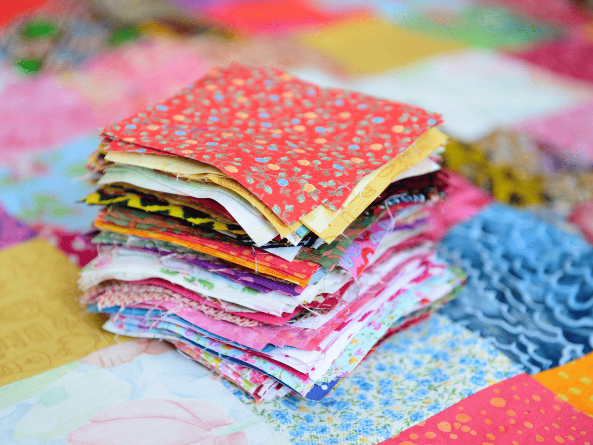 Lap Quilt Sizes in Inches: 5 Easy Sizes to Make - Nana Sews