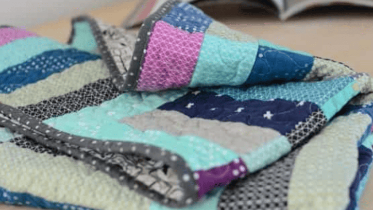 What Are Jelly Roll Quilts? Free Guide and 12 Patterns