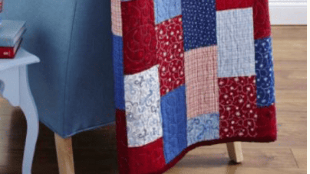 red, white, blue quilt from a fat quarter quilt pattern