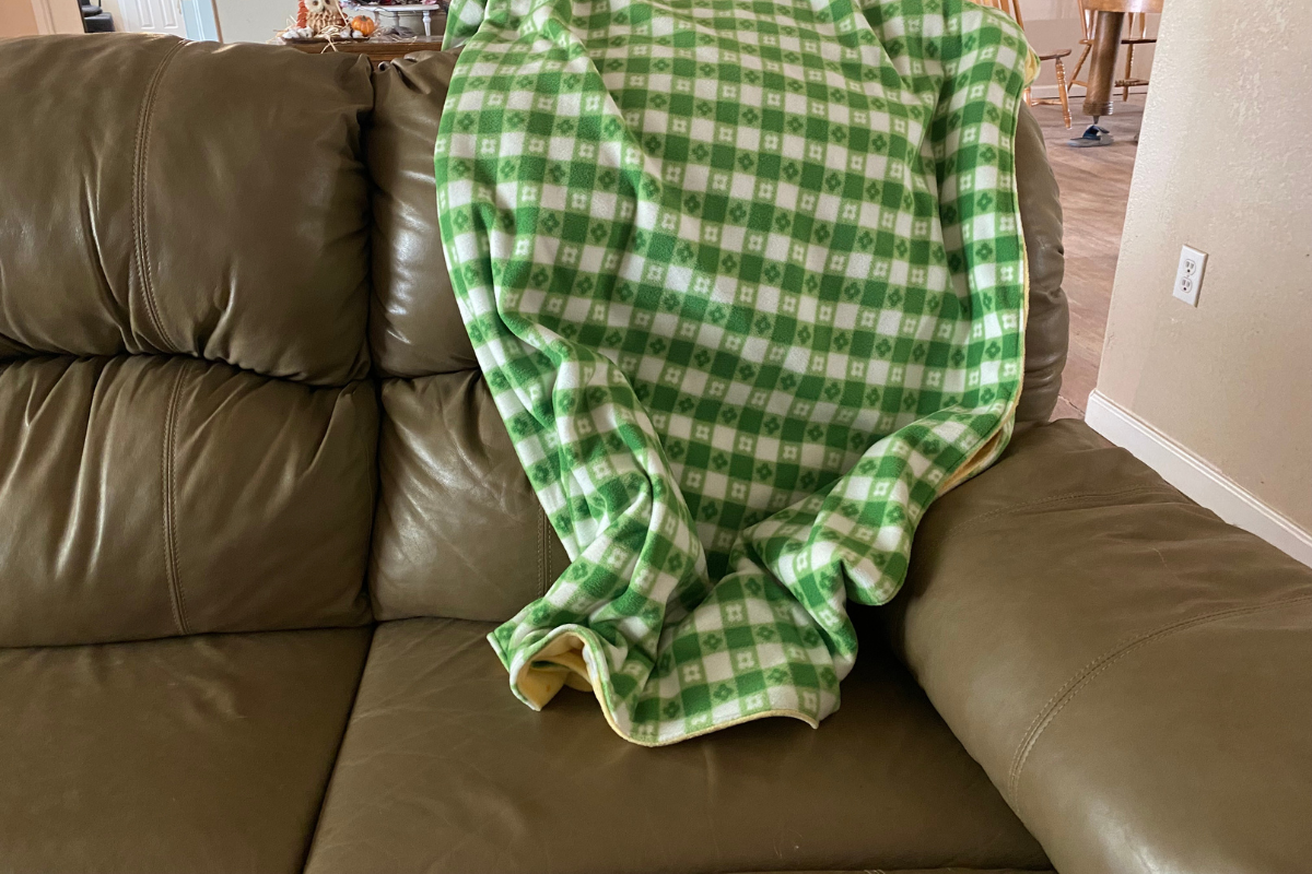 green diy fleece blanket